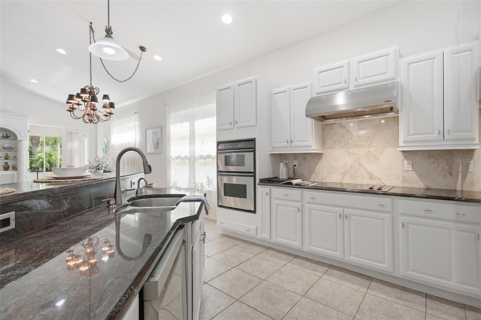 Listing photo id 12 for 33 Marshview Lane