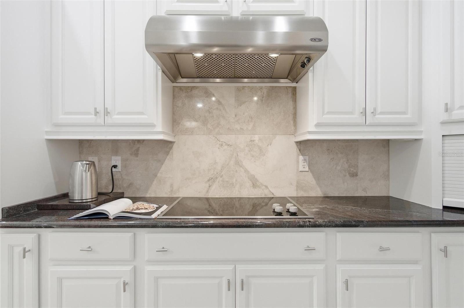 Listing photo id 13 for 33 Marshview Lane