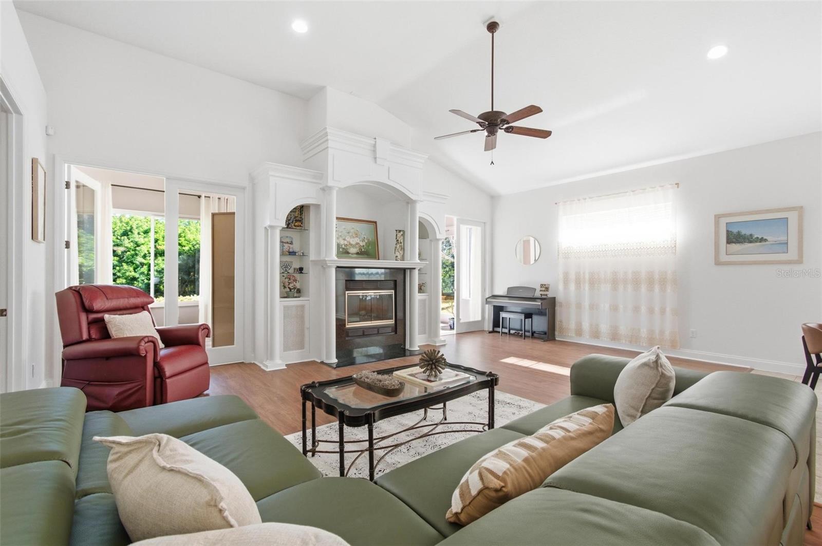 Listing photo id 25 for 33 Marshview Lane