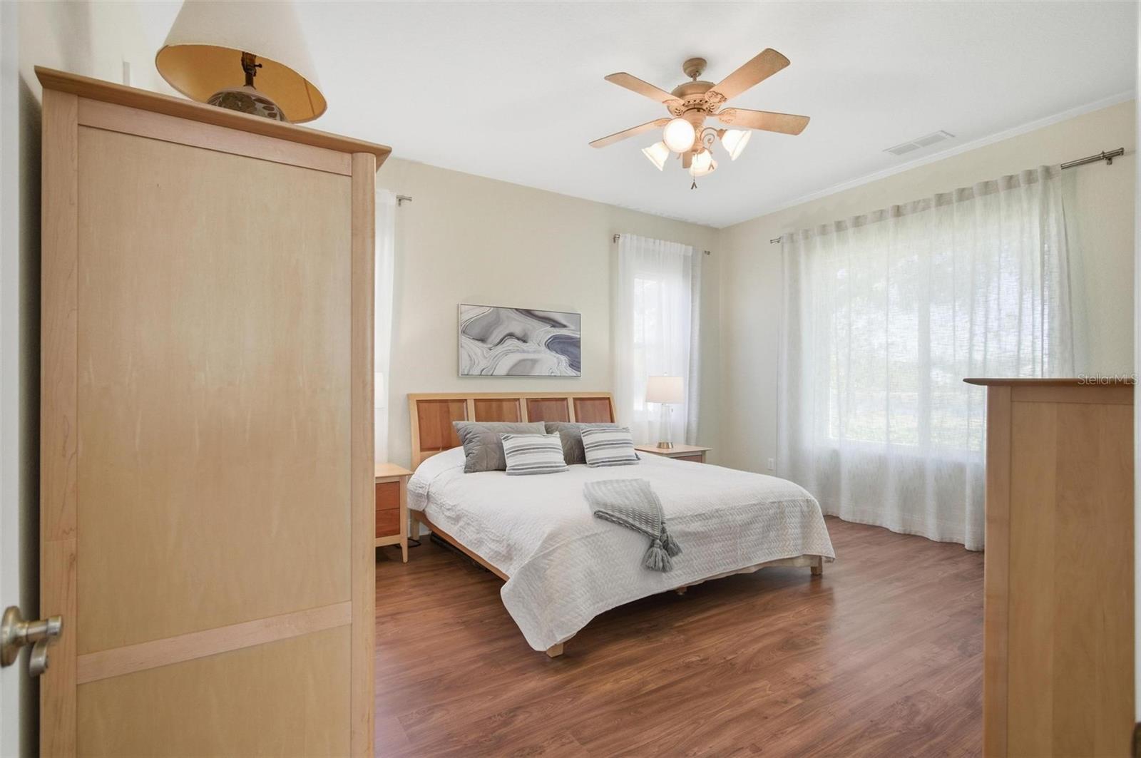 Listing photo id 28 for 33 Marshview Lane