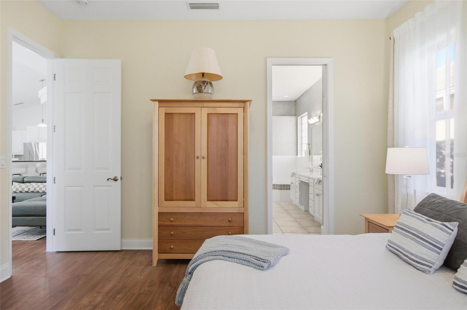 Listing photo id 33 for 33 Marshview Lane