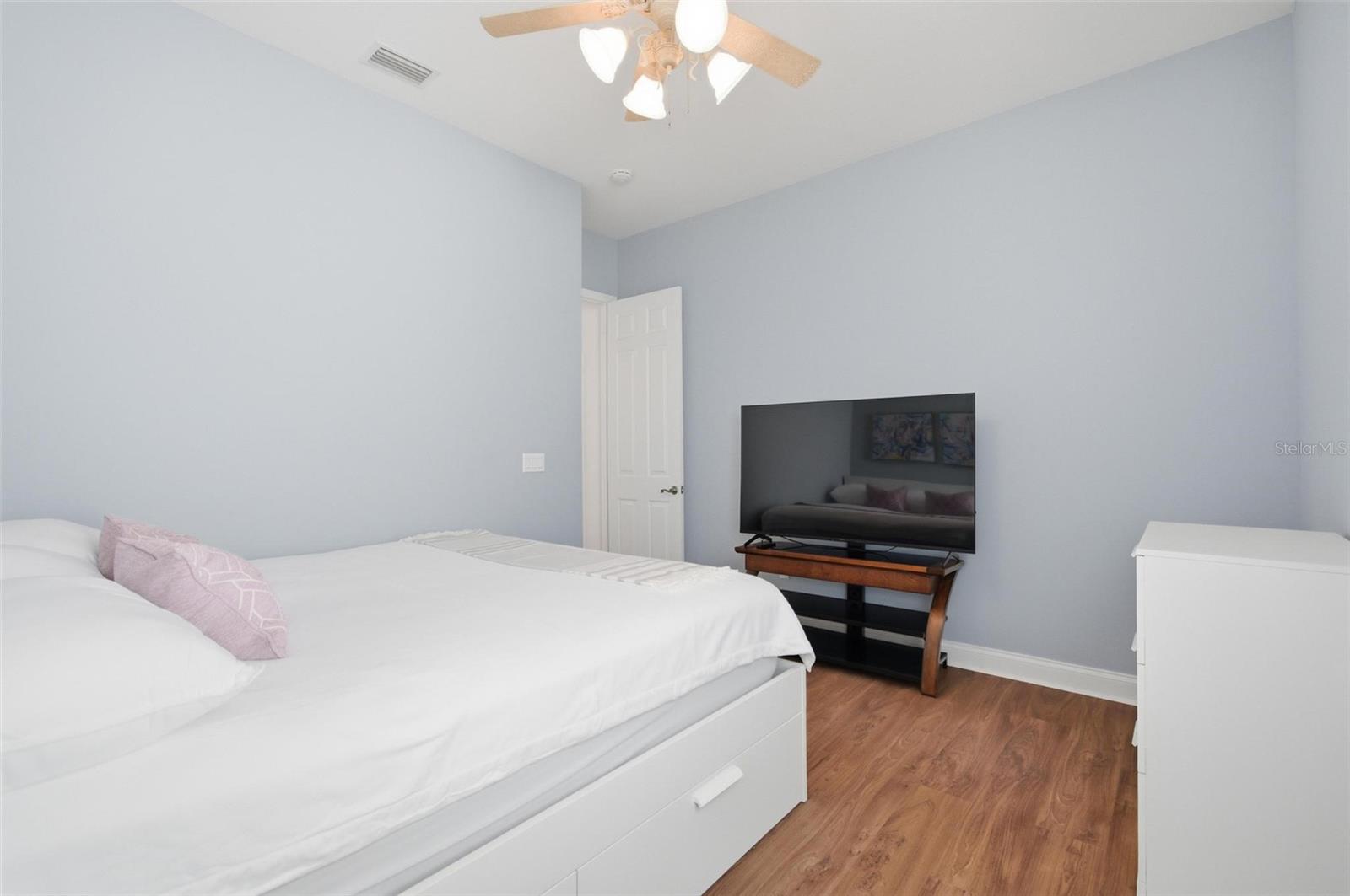 Listing photo id 46 for 33 Marshview Lane