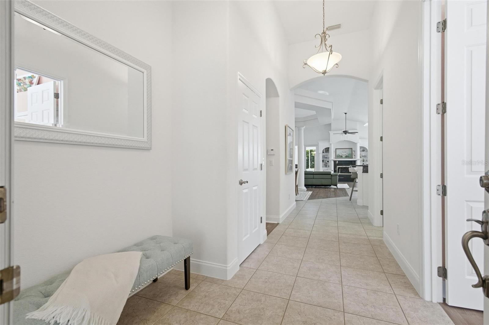 Listing photo id 5 for 33 Marshview Lane