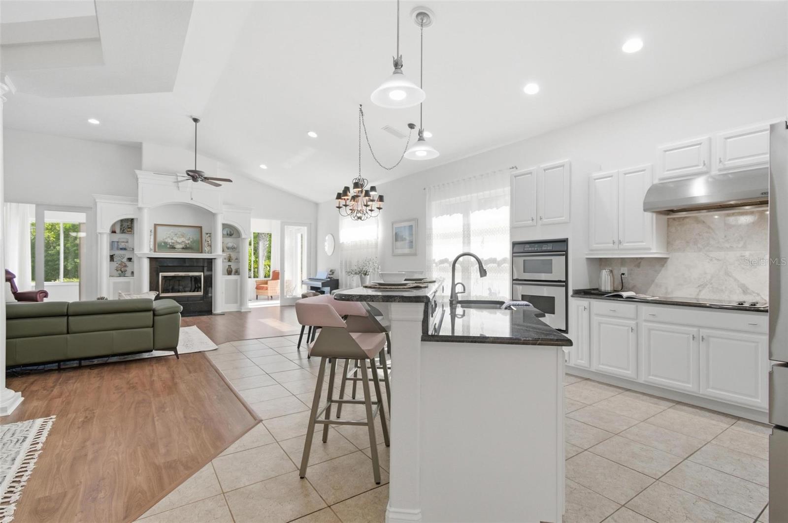 Listing photo id 7 for 33 Marshview Lane