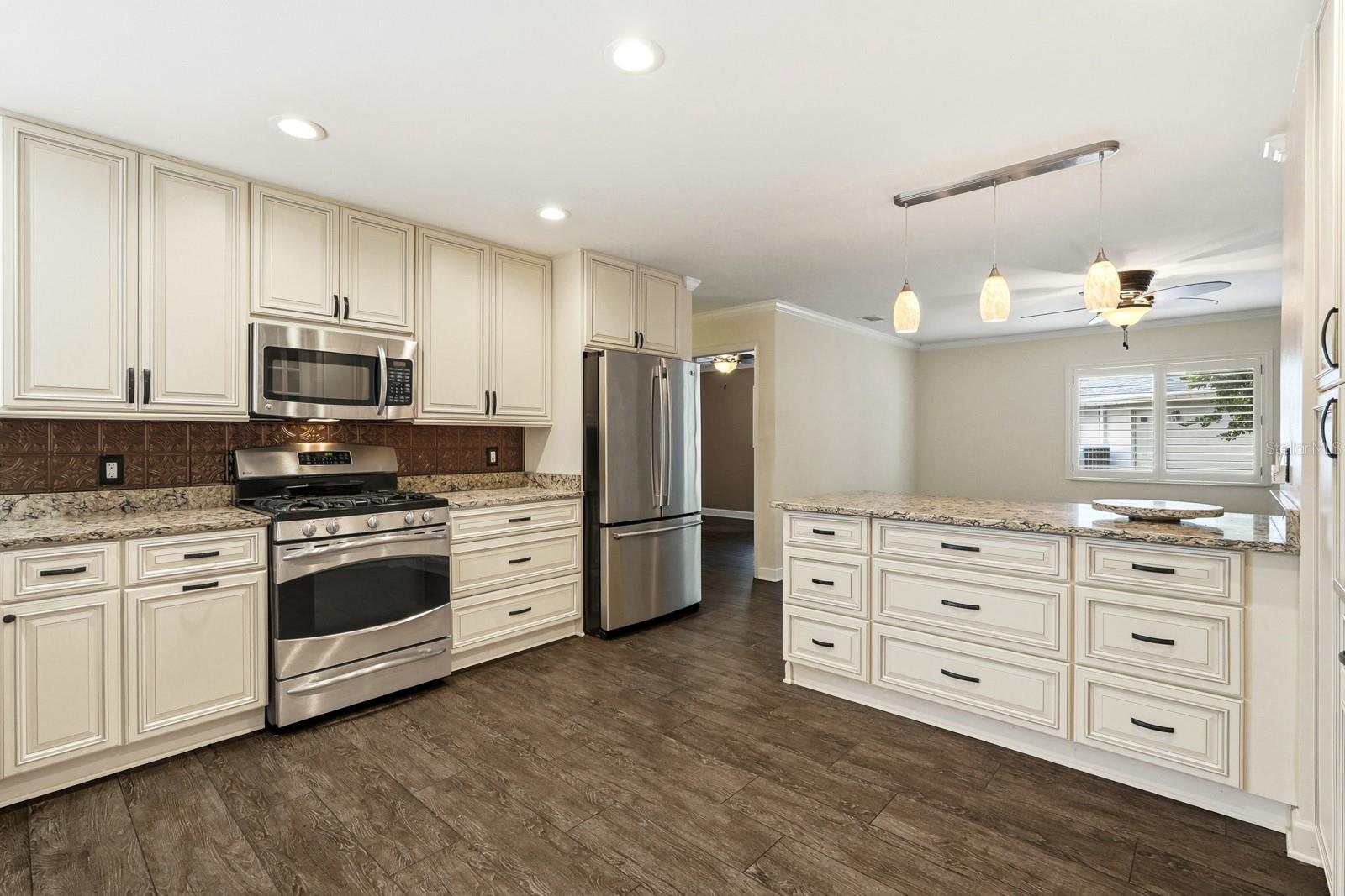 Image 19 of 51 For 31 Cherokee Court W