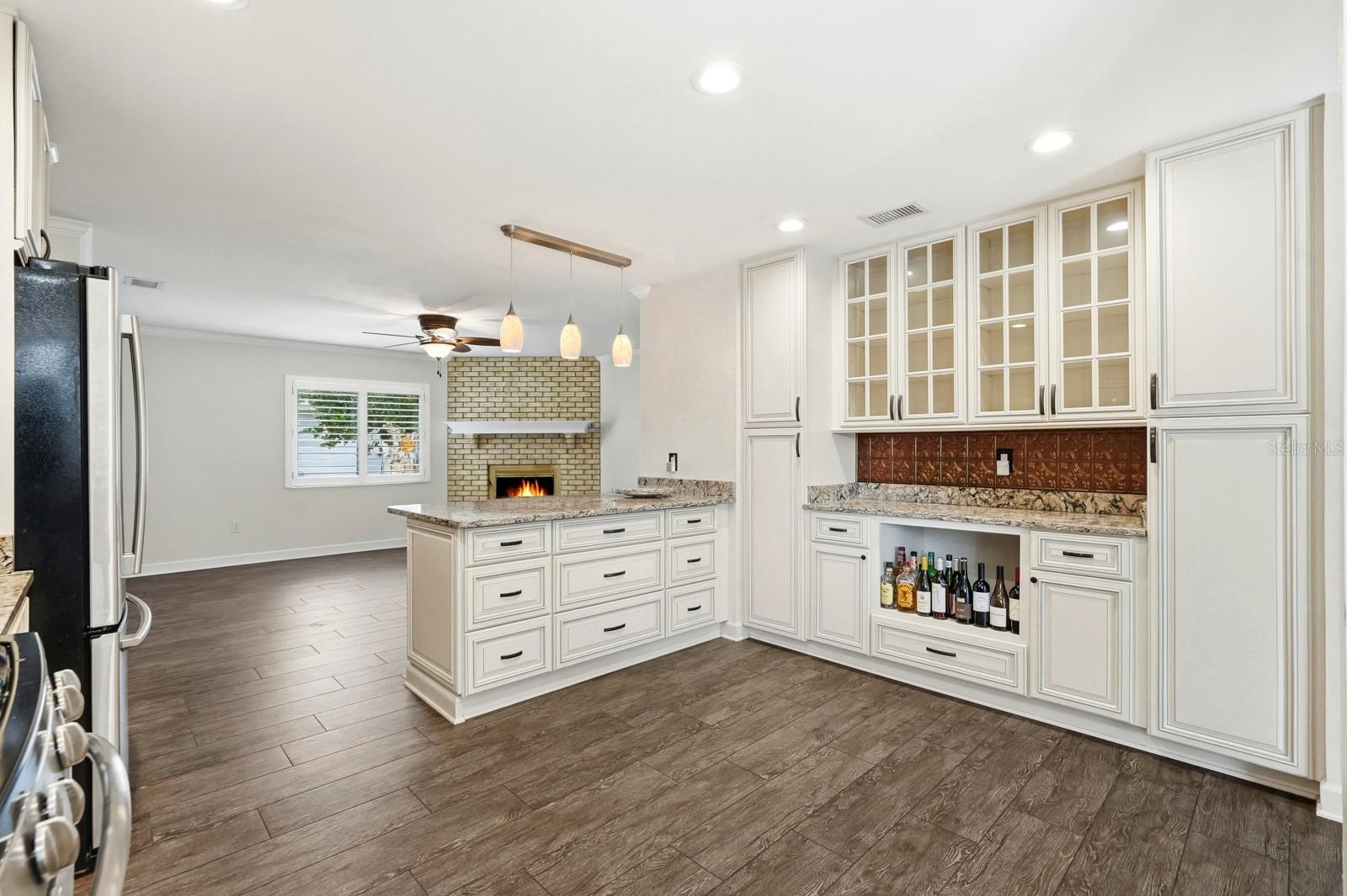 Image 20 of 51 For 31 Cherokee Court W