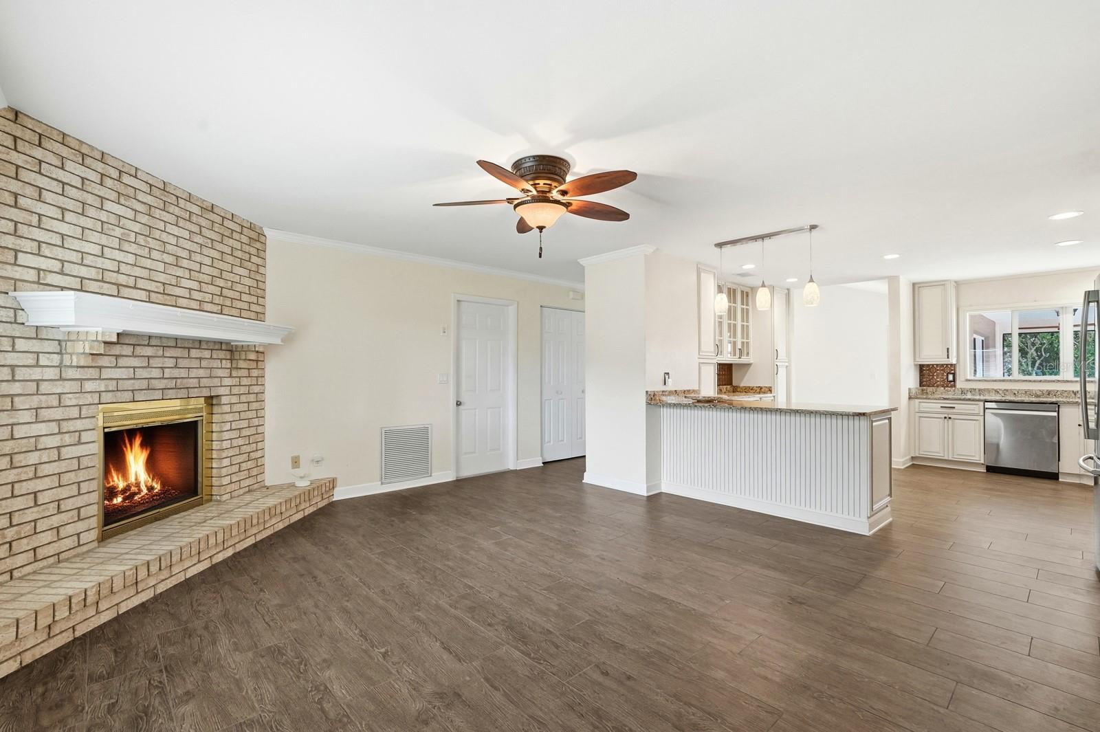 Image 21 of 51 For 31 Cherokee Court W