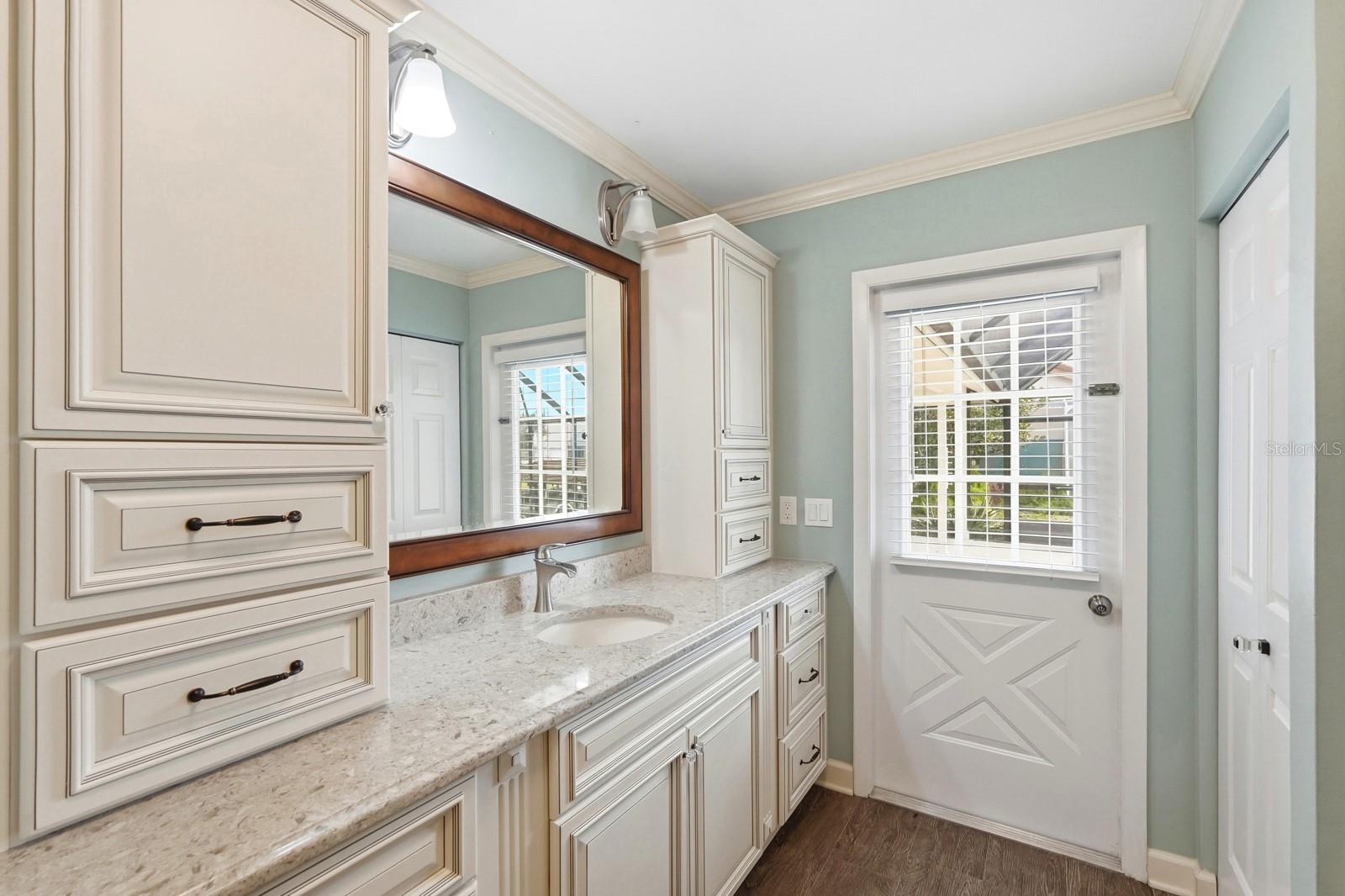 Image 24 of 51 For 31 Cherokee Court W