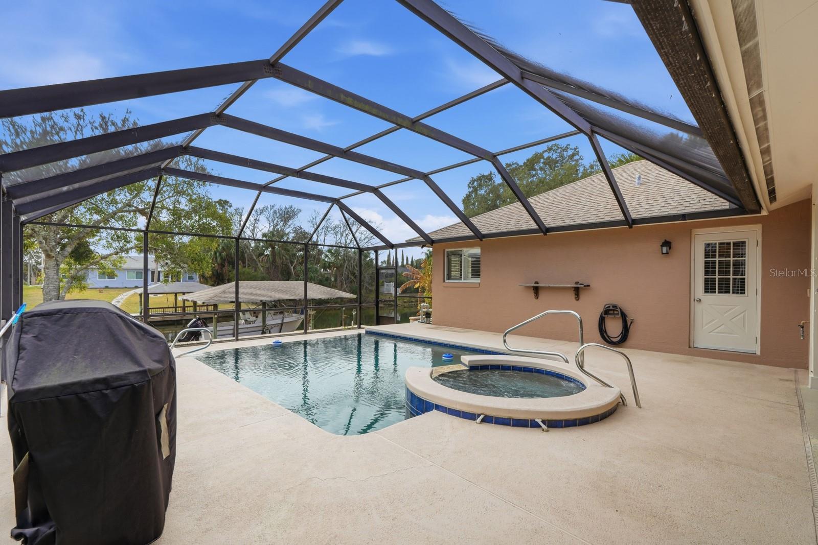 Image 34 of 51 For 31 Cherokee Court W