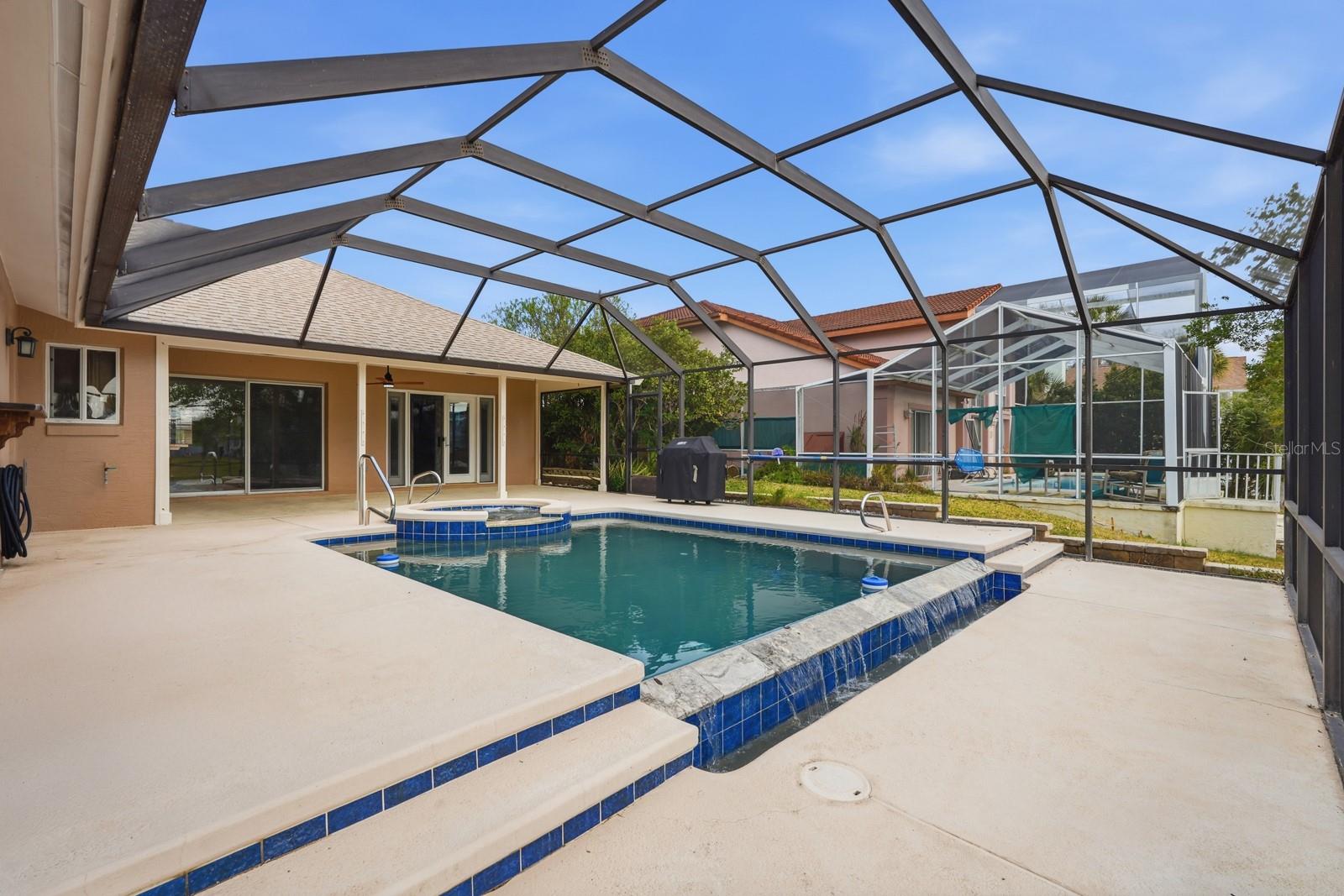 Image 36 of 51 For 31 Cherokee Court W