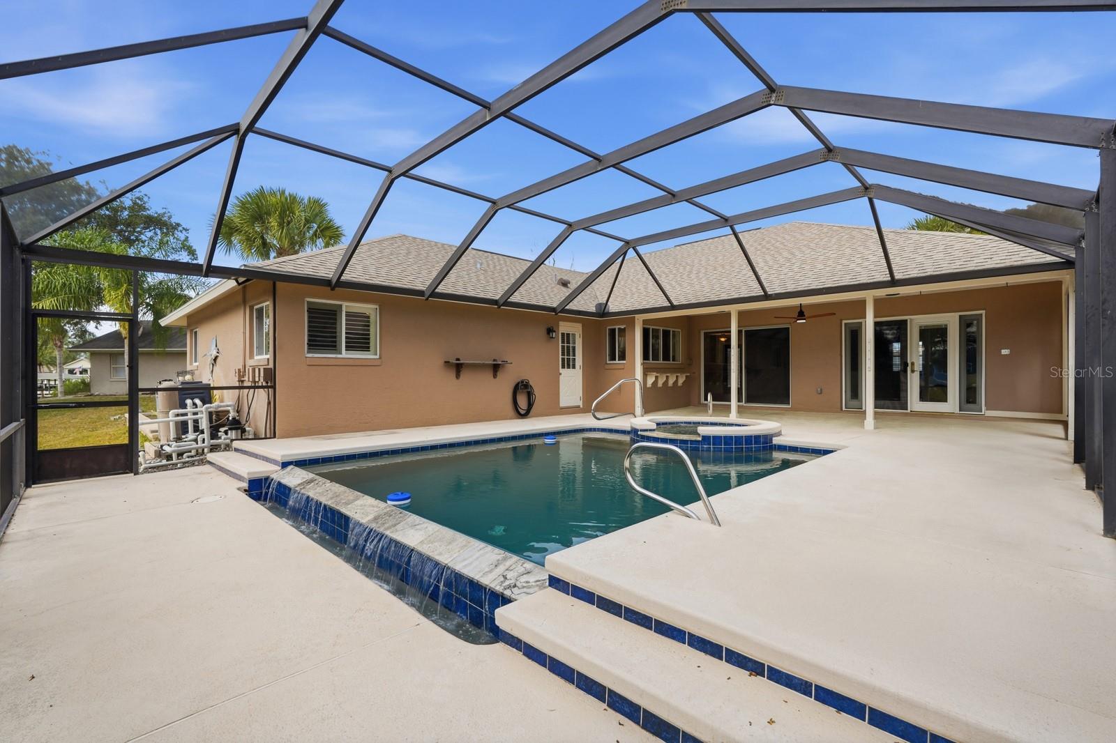 Image 37 of 51 For 31 Cherokee Court W