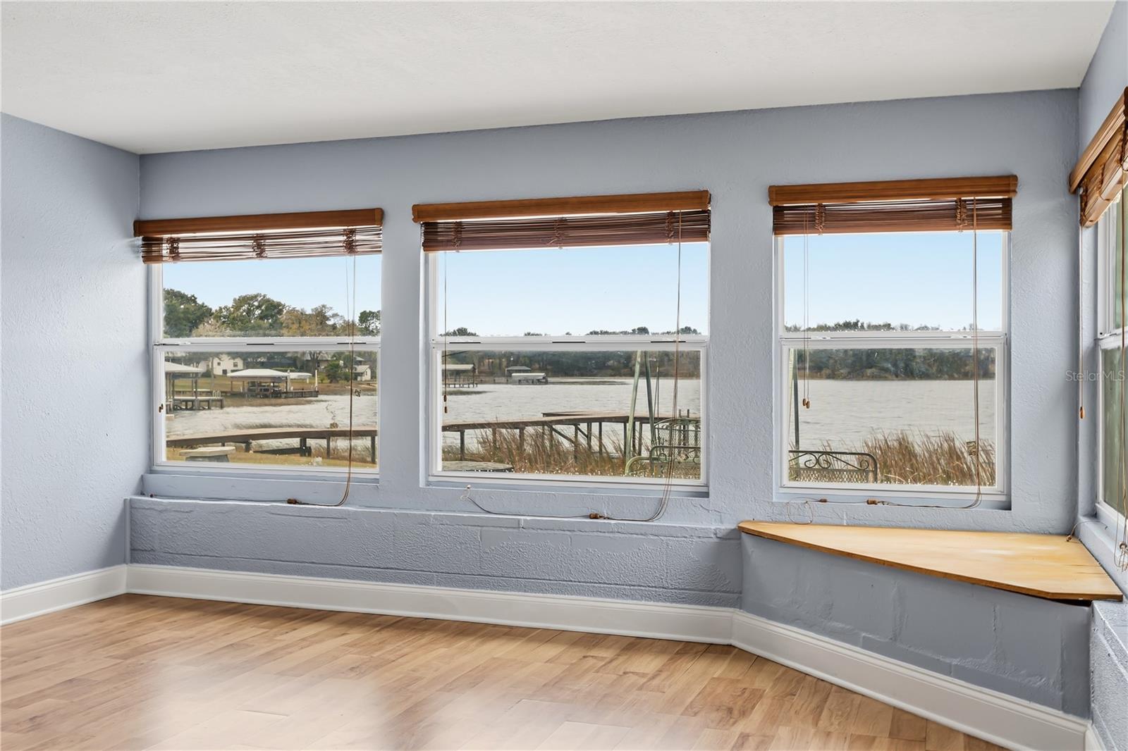 Image 22 of 48 For 9909 Jacaranda Avenue