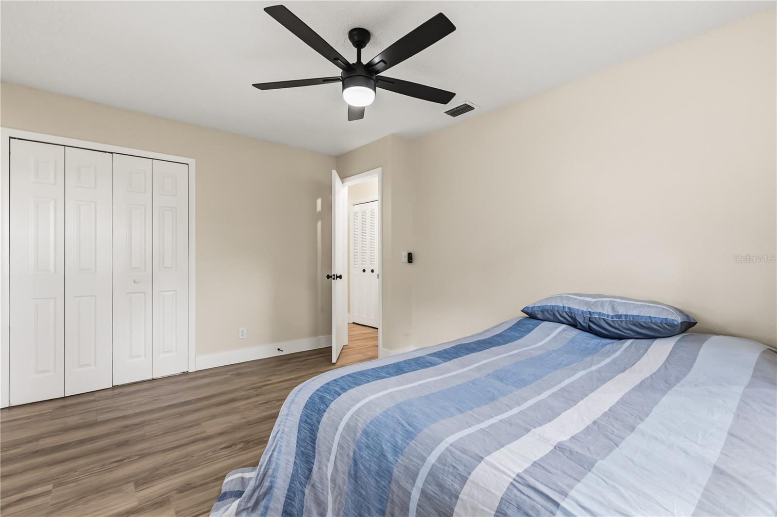 Image 27 of 48 For 9909 Jacaranda Avenue