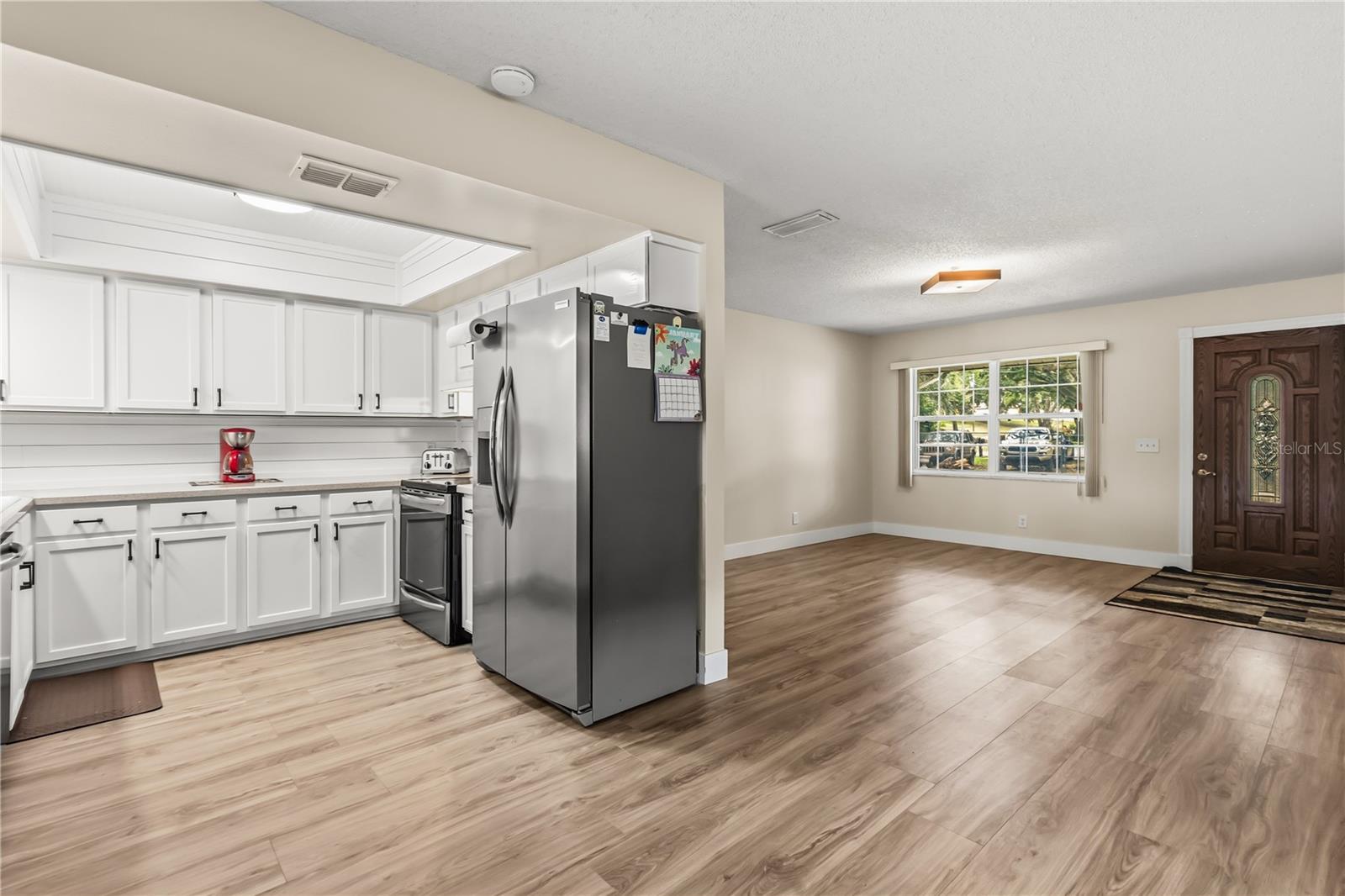 Image 5 of 48 For 9909 Jacaranda Avenue