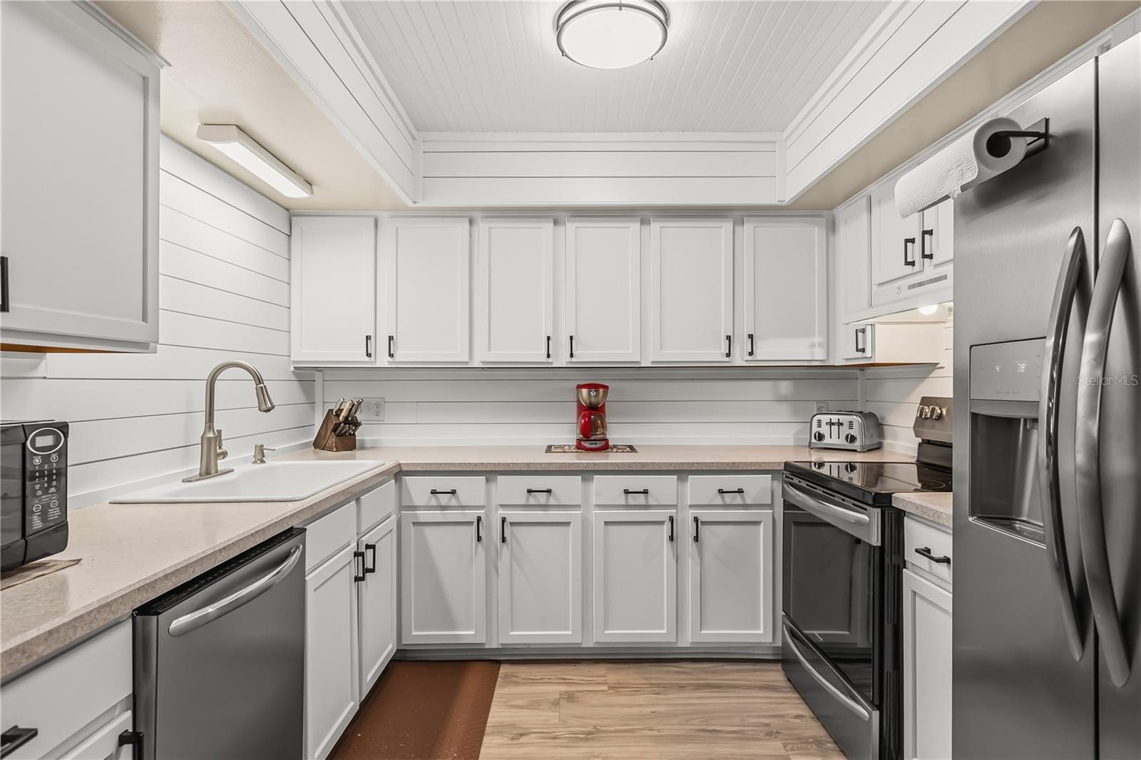 Image 6 of 48 For 9909 Jacaranda Avenue