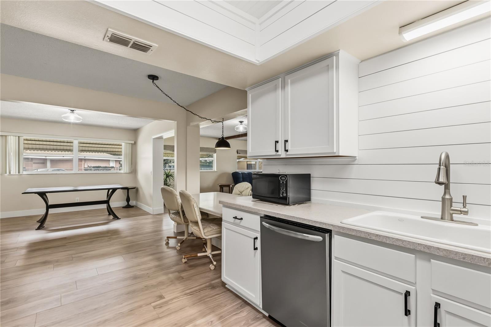 Image 7 of 48 For 9909 Jacaranda Avenue