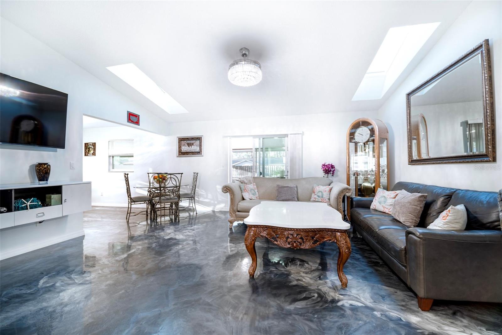 Image 3 of 19 For 13 Belleaire Drive