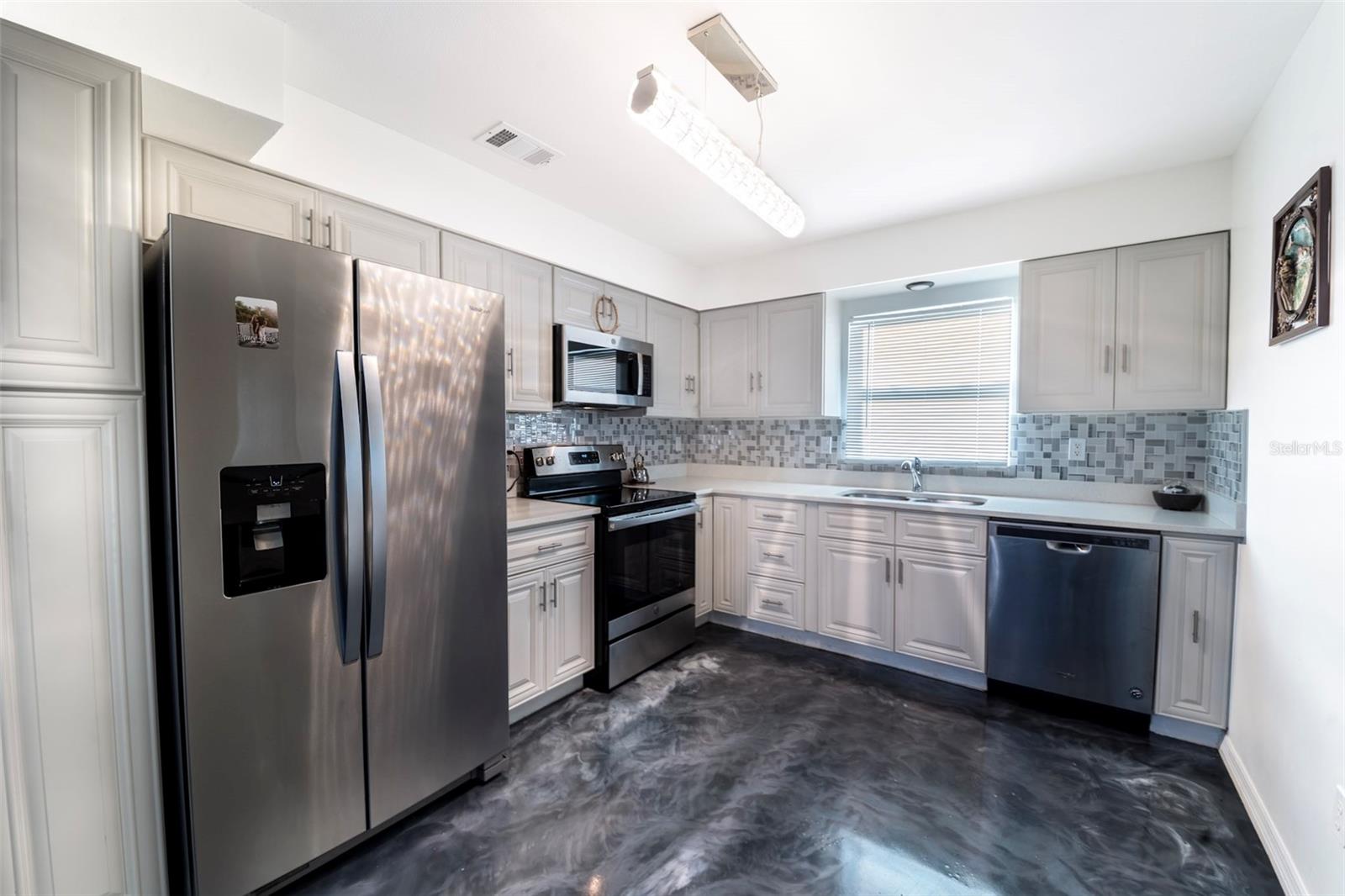 Image 7 of 19 For 13 Belleaire Drive