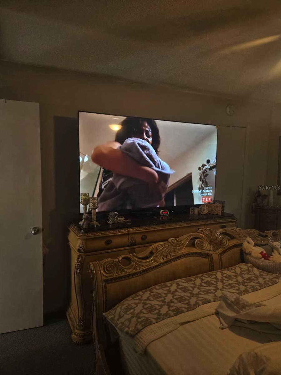 Image 20 of 34 For 2 Fawn Lane 