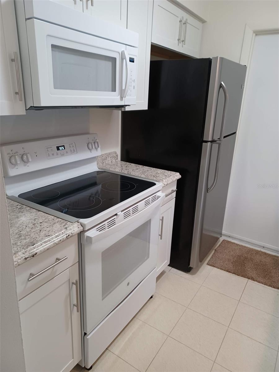 Image 7 of 34 For 2 Fawn Lane 