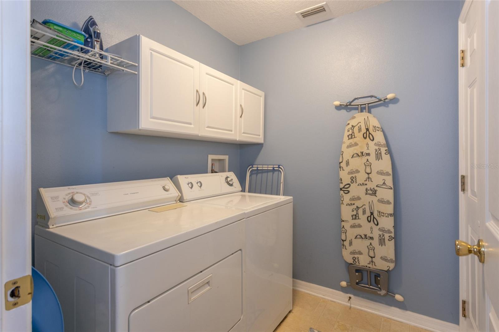 Image 25 of 32 For 148 Raintree Circle