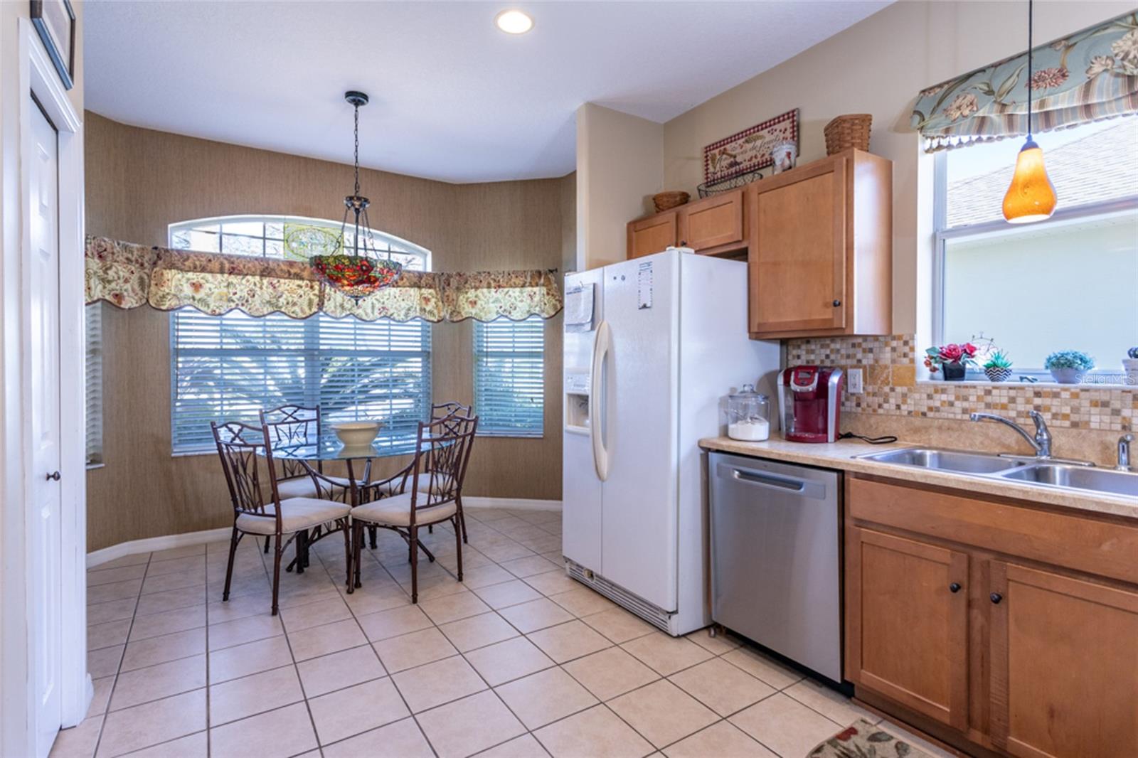 Image 4 of 32 For 148 Raintree Circle