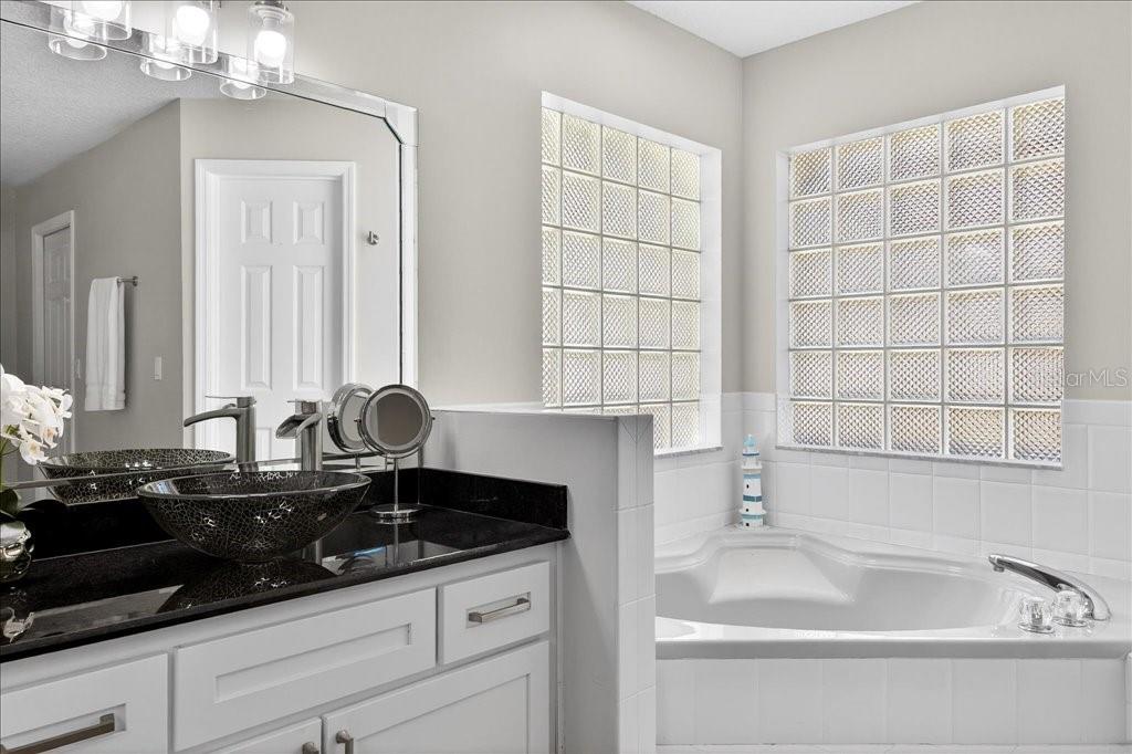 Image 25 of 44 For 46 Whippoorwill Drive