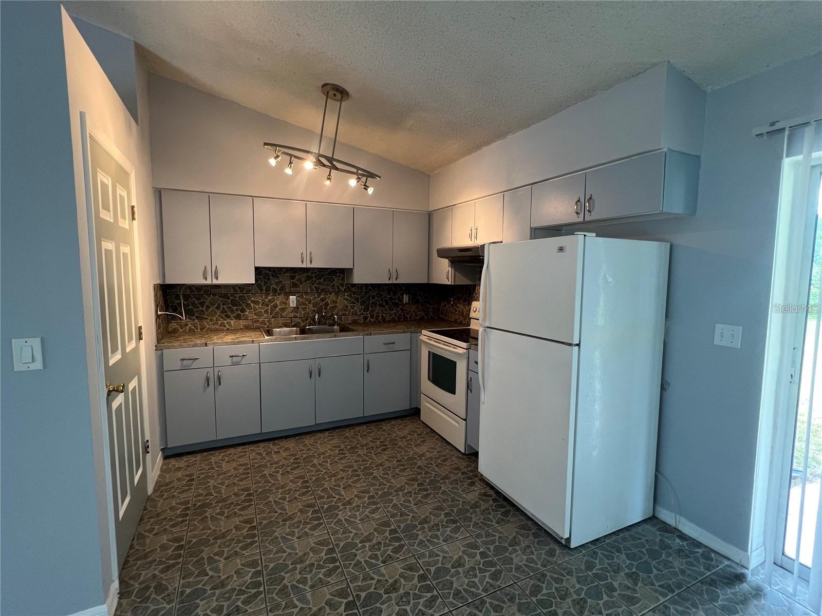 Image 4 of 11 For 23 Richmond Drive