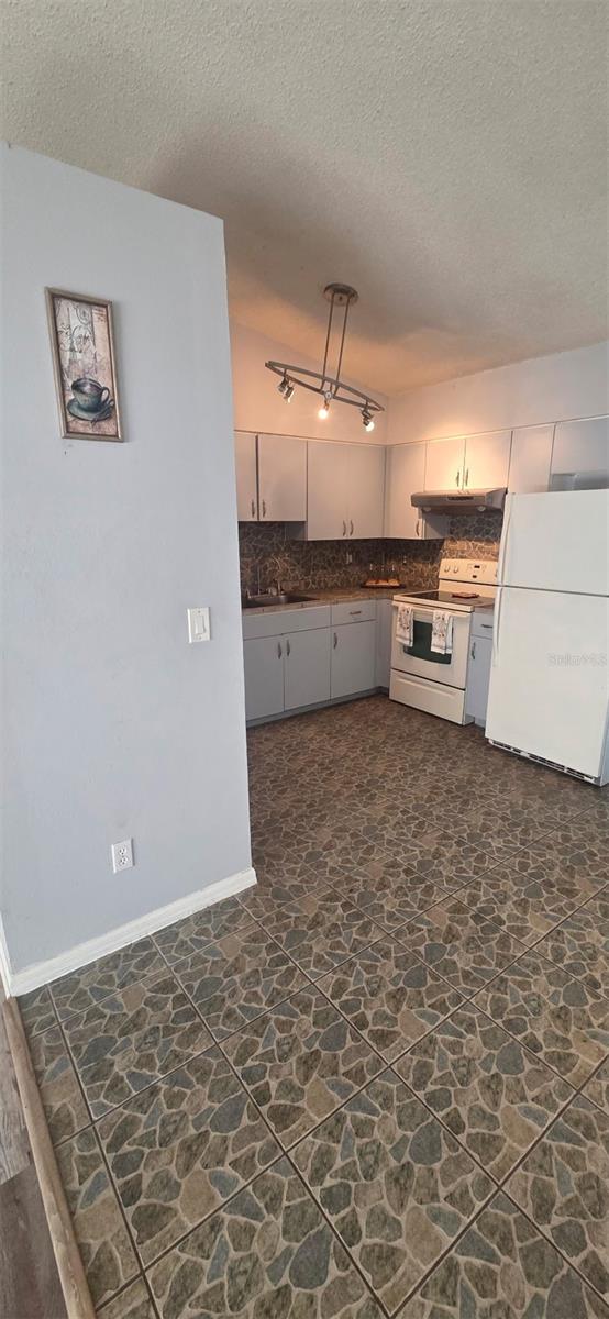 Image 5 of 11 For 23 Richmond Drive