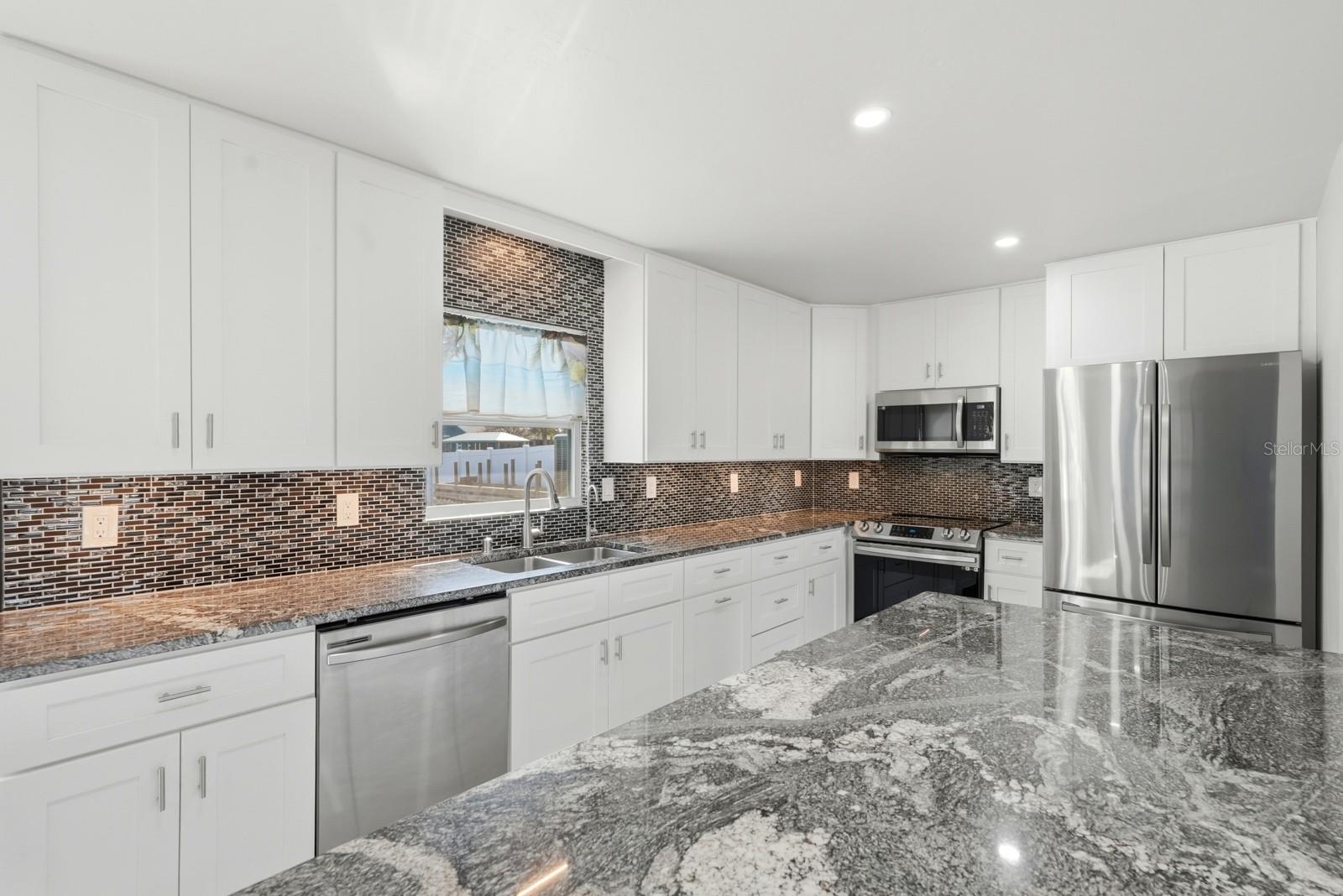 Image 12 of 36 For 364 Palm Circle