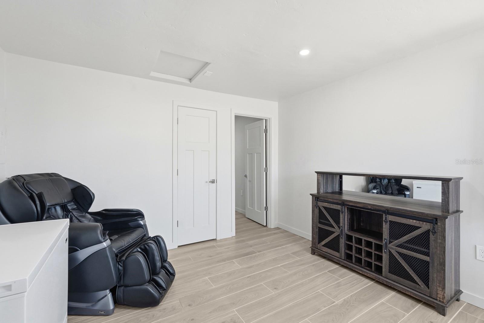 Image 15 of 36 For 364 Palm Circle