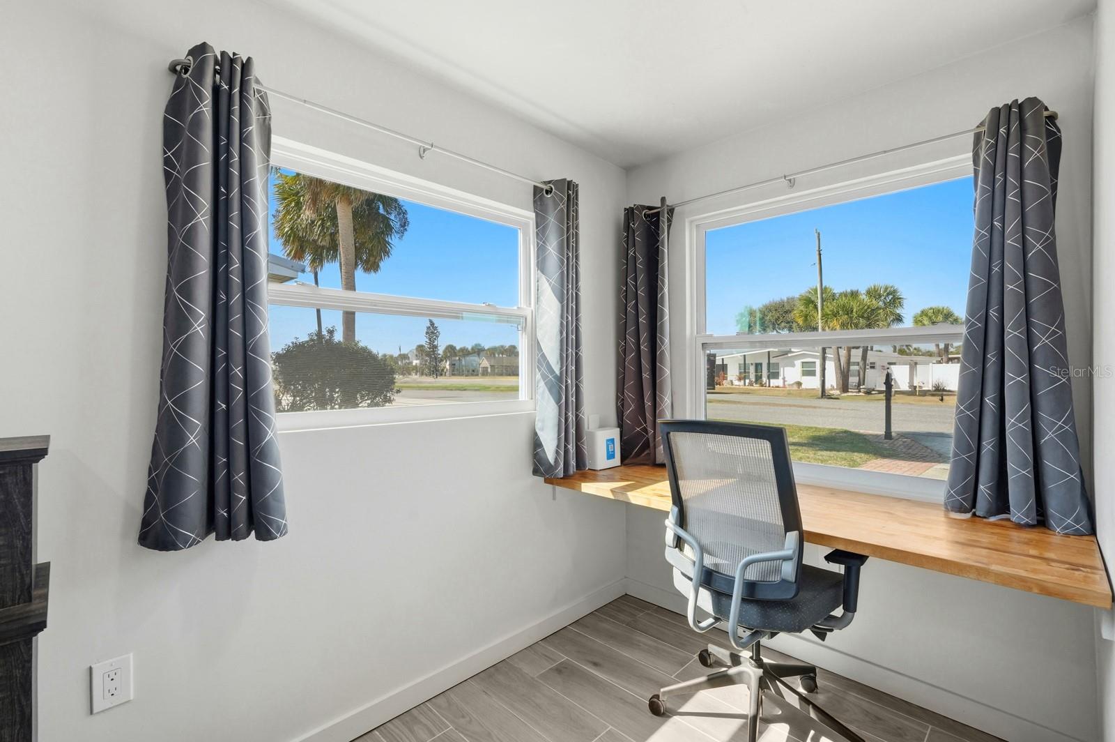 Image 16 of 36 For 364 Palm Circle