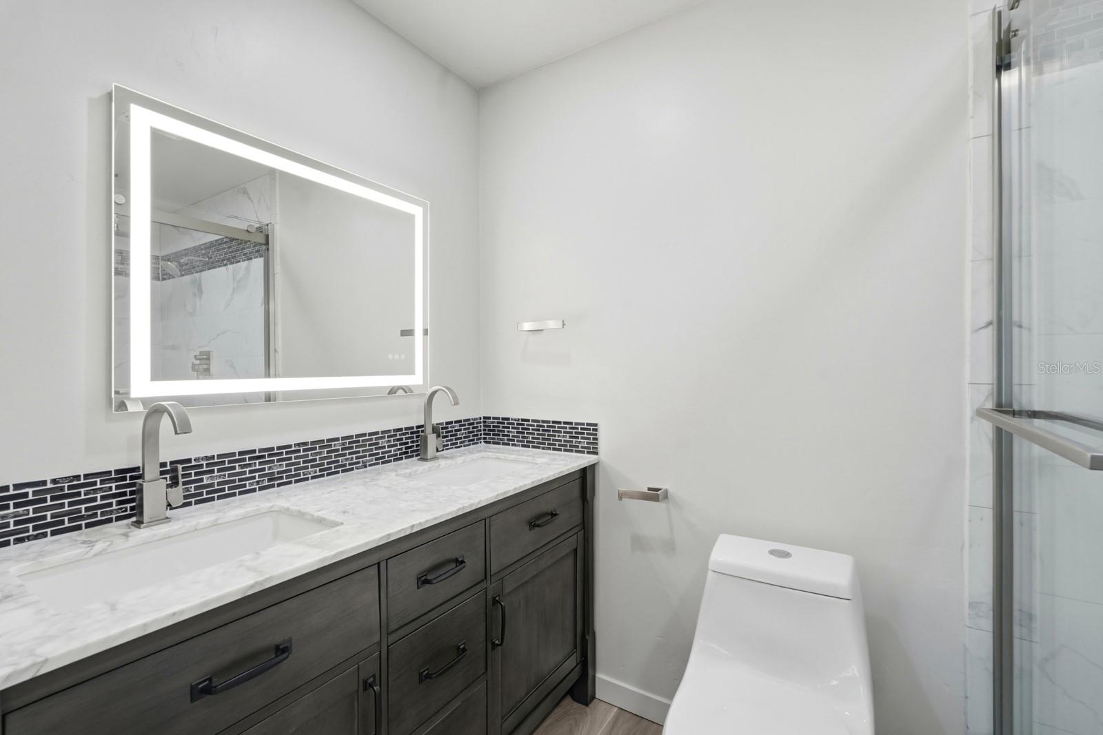 Image 17 of 36 For 364 Palm Circle