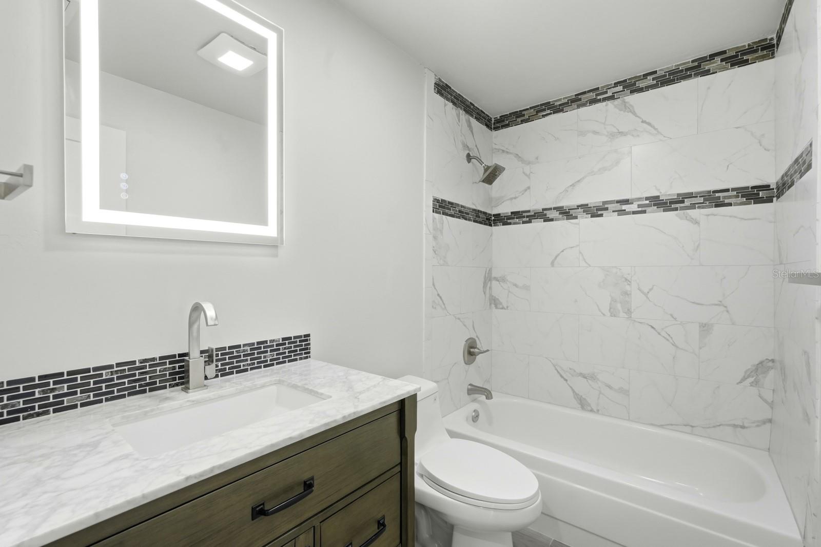 Image 20 of 36 For 364 Palm Circle