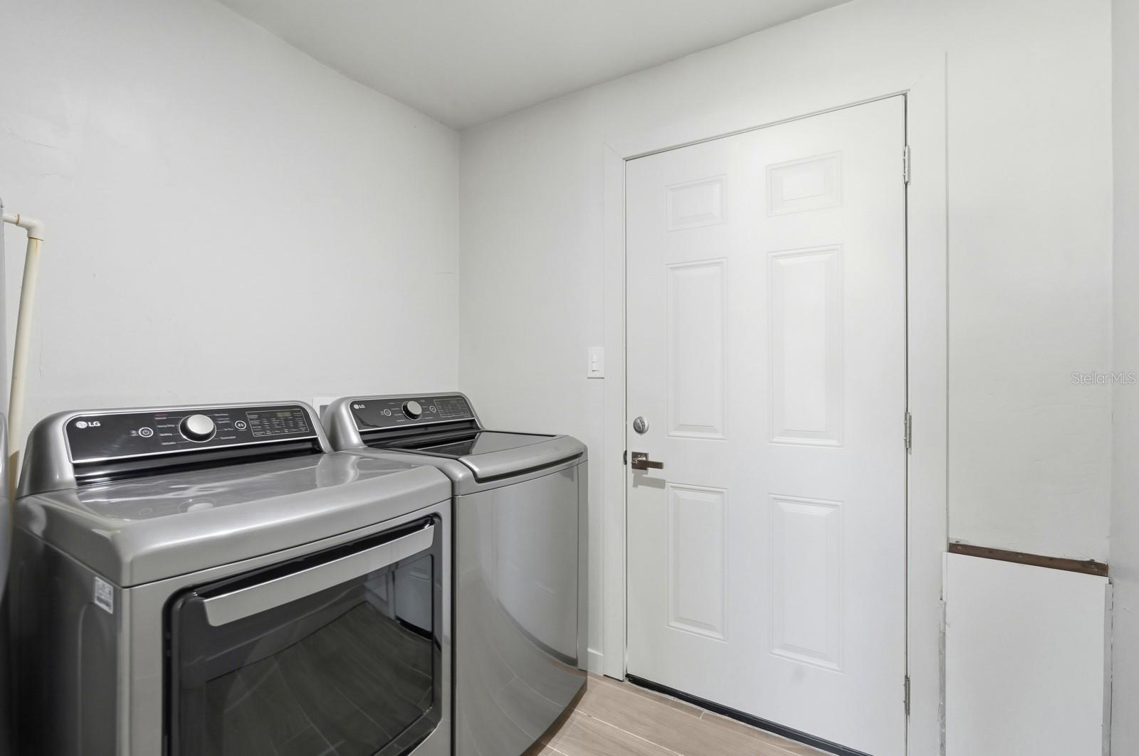 Image 22 of 36 For 364 Palm Circle