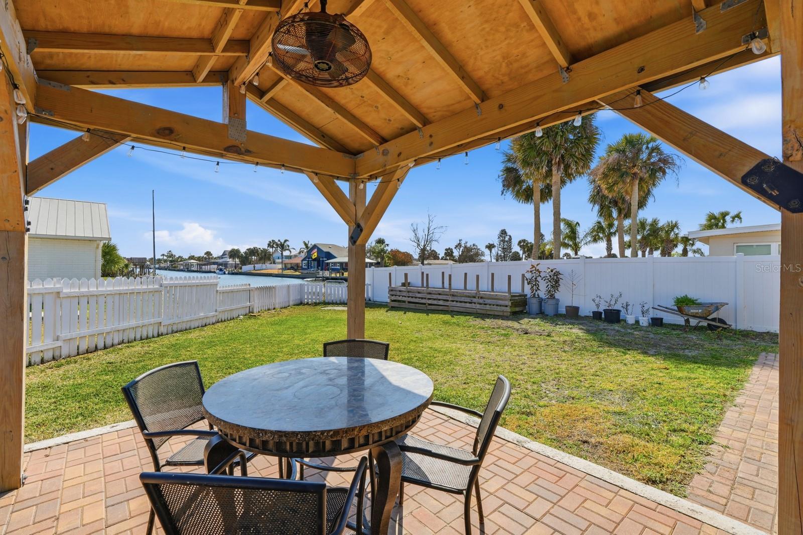 Image 23 of 36 For 364 Palm Circle