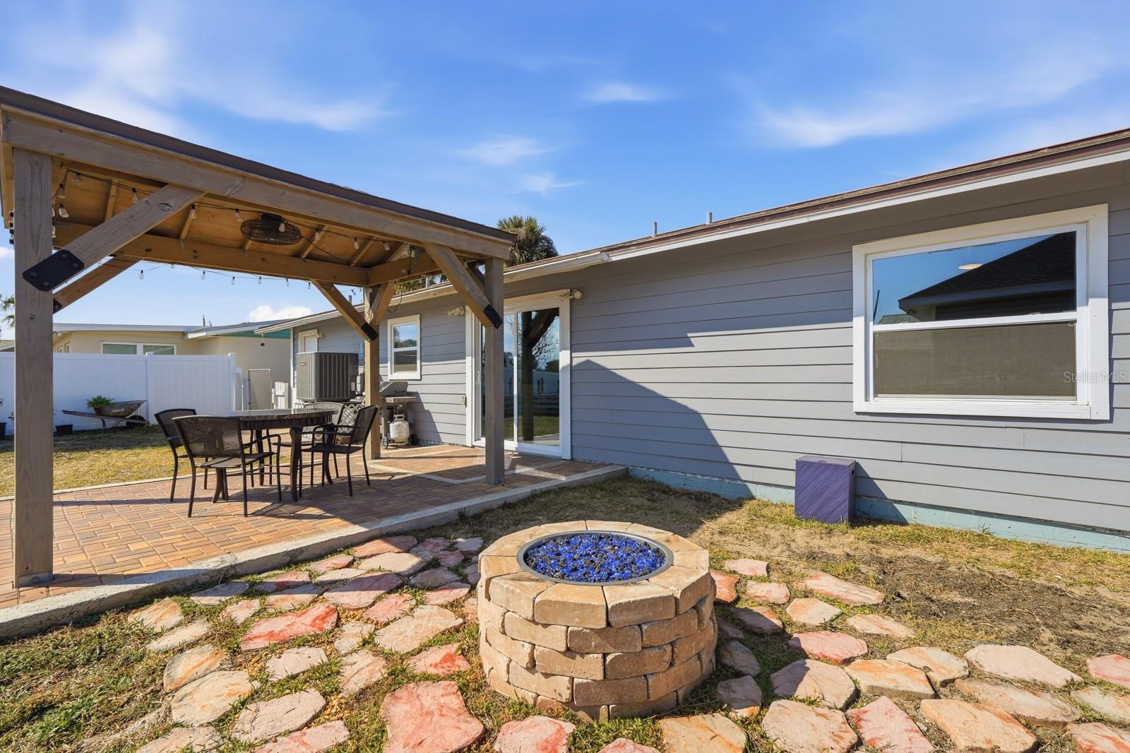 Image 24 of 36 For 364 Palm Circle