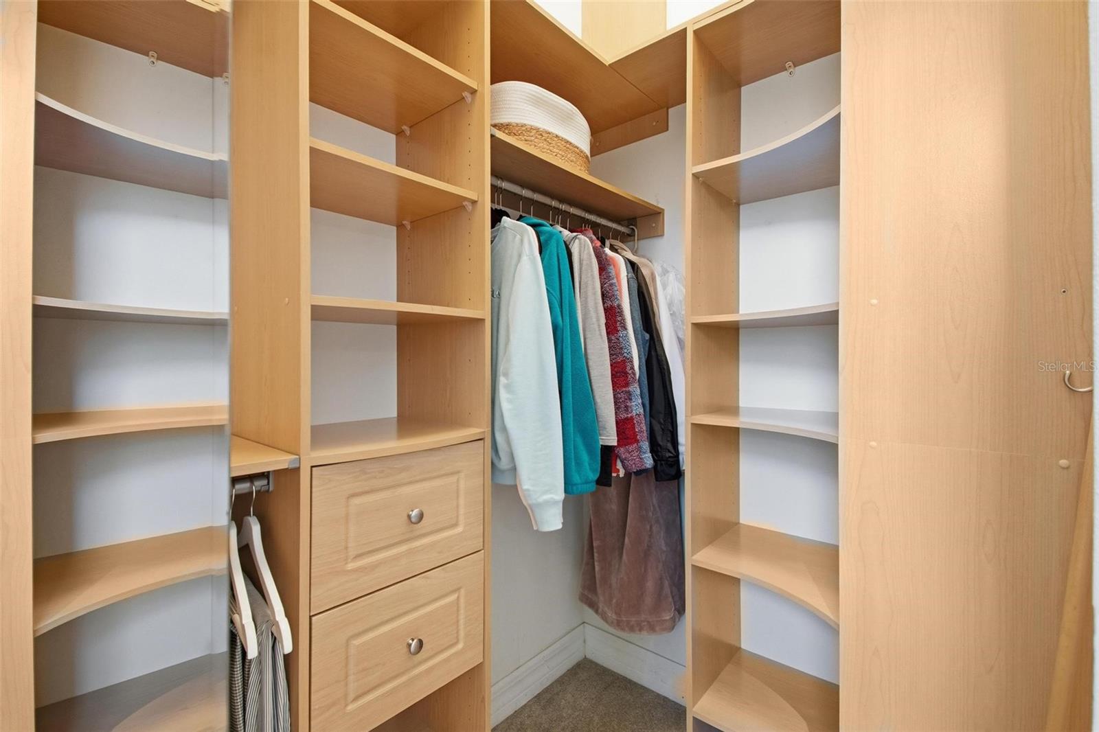 Image 27 of 42 For 5 River Oaks Way