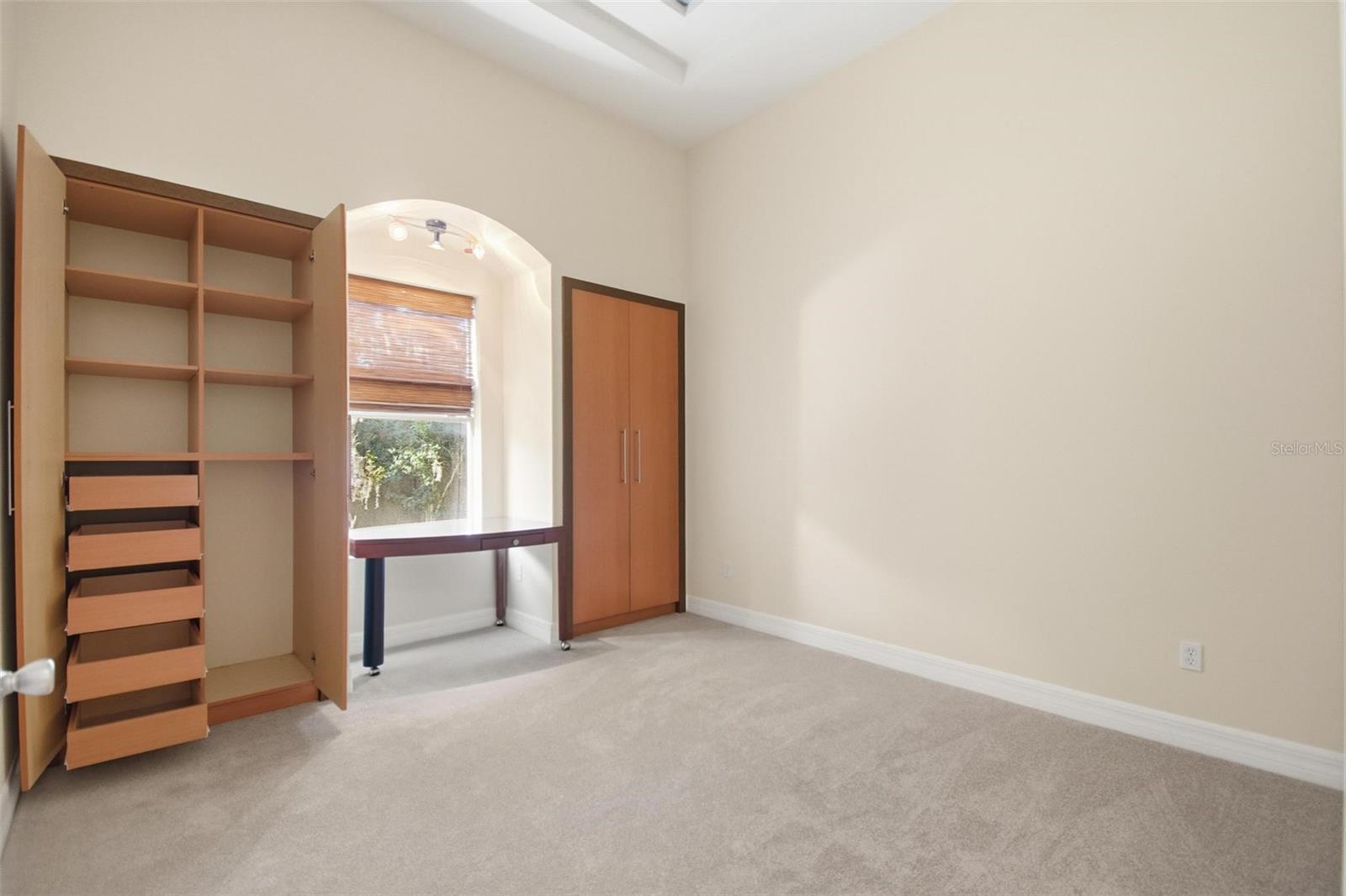 Image 28 of 42 For 5 River Oaks Way