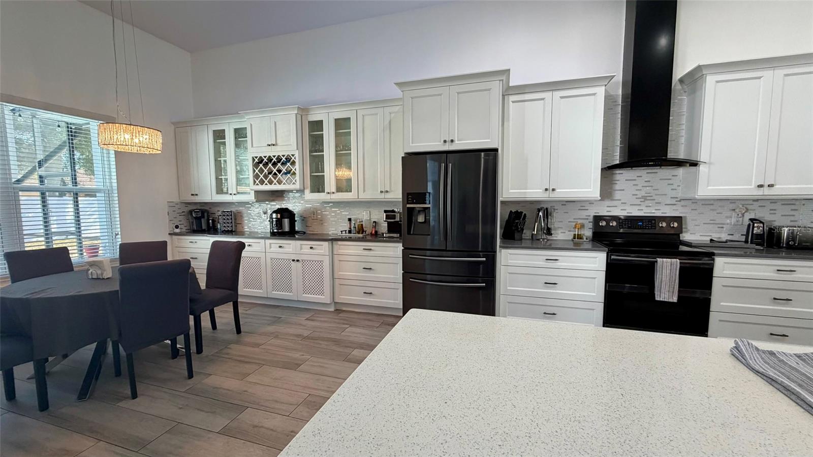 Image 13 of 47 For 20 Lake Success Drive