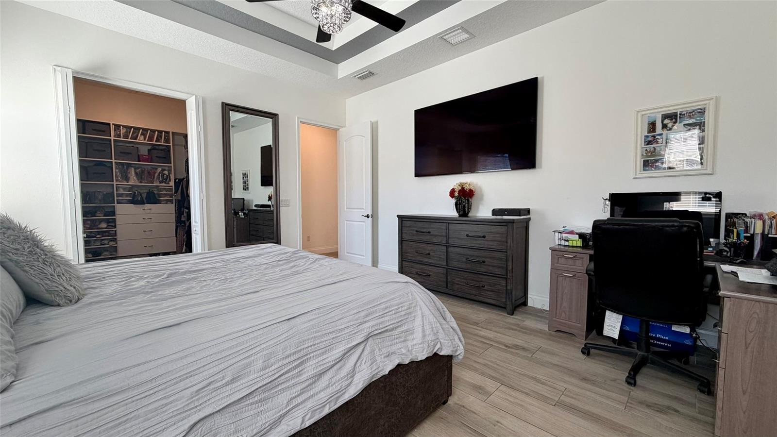 Image 17 of 47 For 20 Lake Success Drive