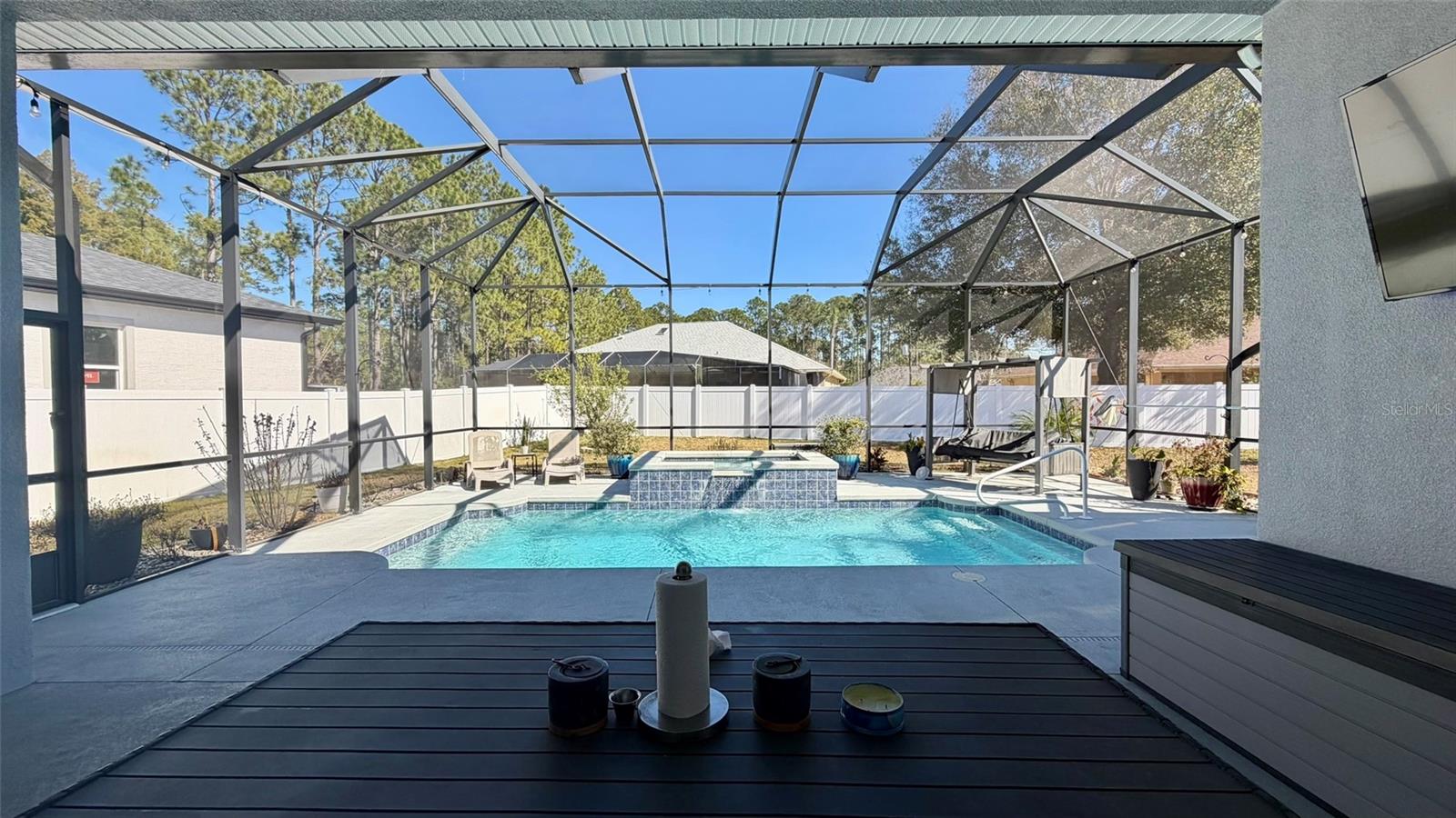 Image 33 of 47 For 20 Lake Success Drive