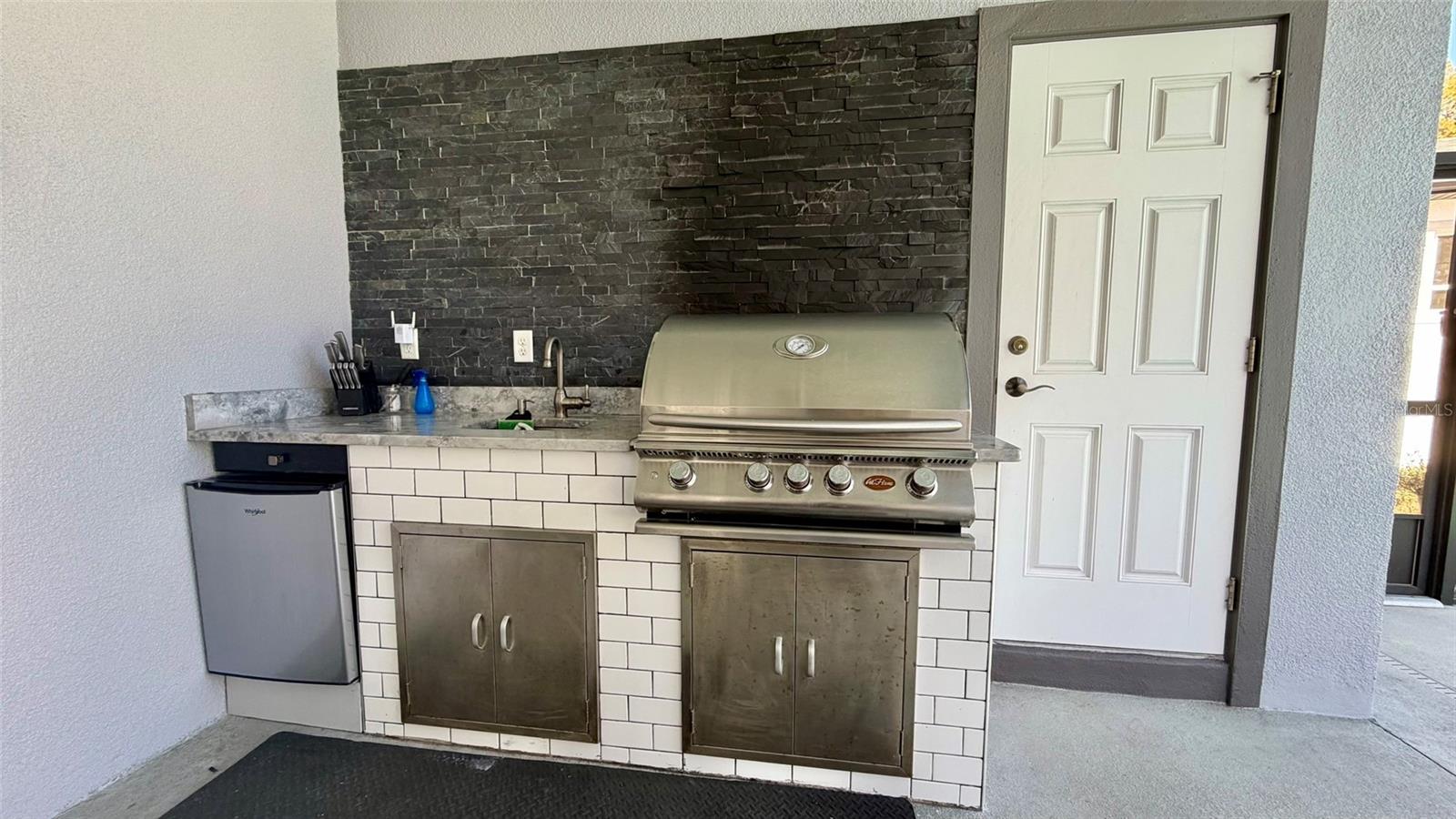 Image 34 of 47 For 20 Lake Success Drive