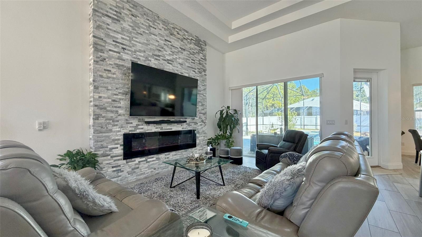 Image 9 of 47 For 20 Lake Success Drive