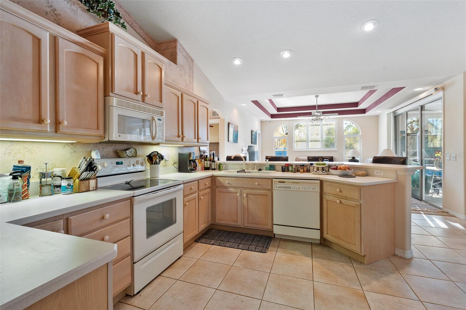 Listing photo id 9 for 6 Ibis Court N