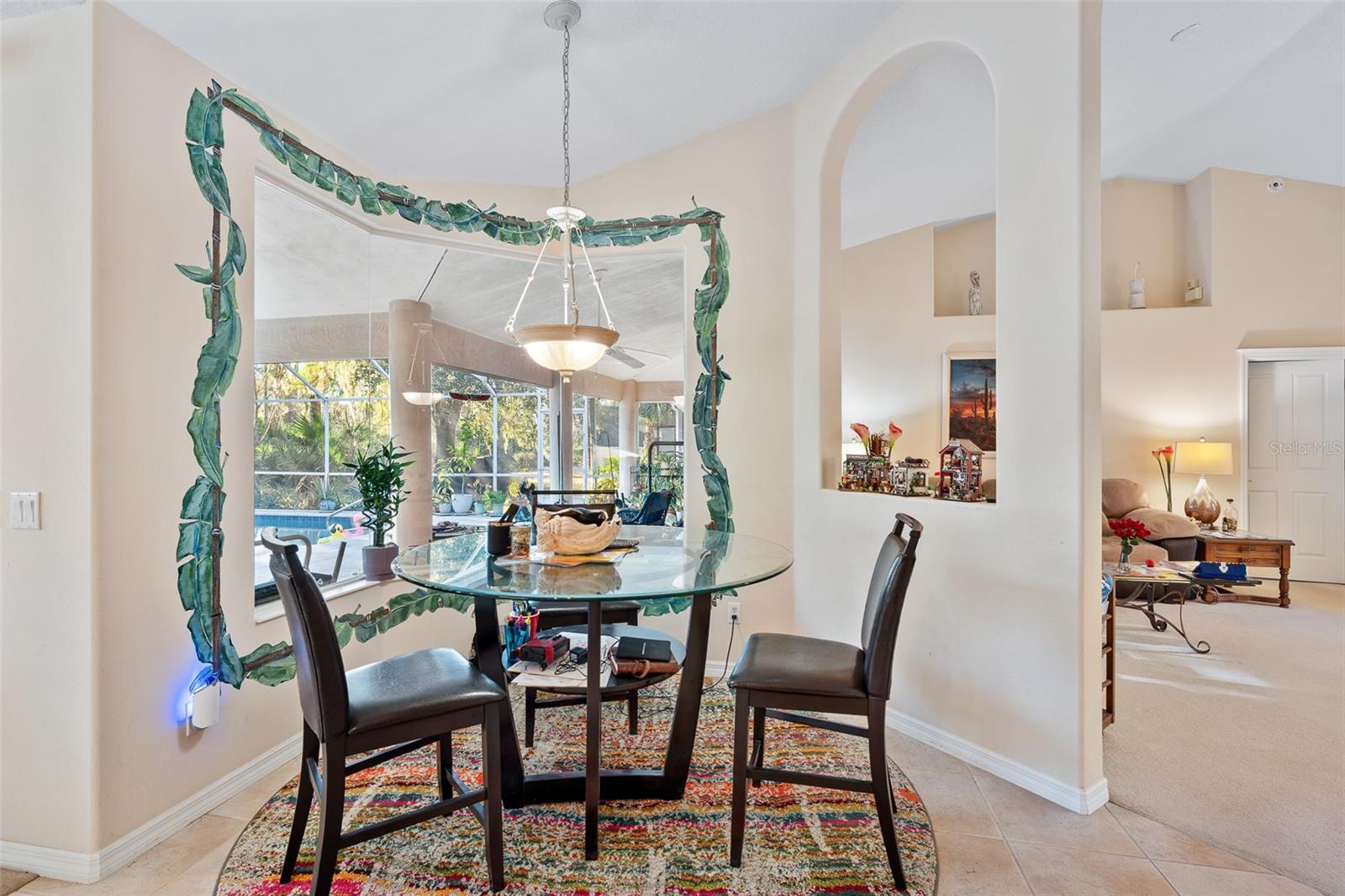 Listing photo id 14 for 6 Ibis Court N