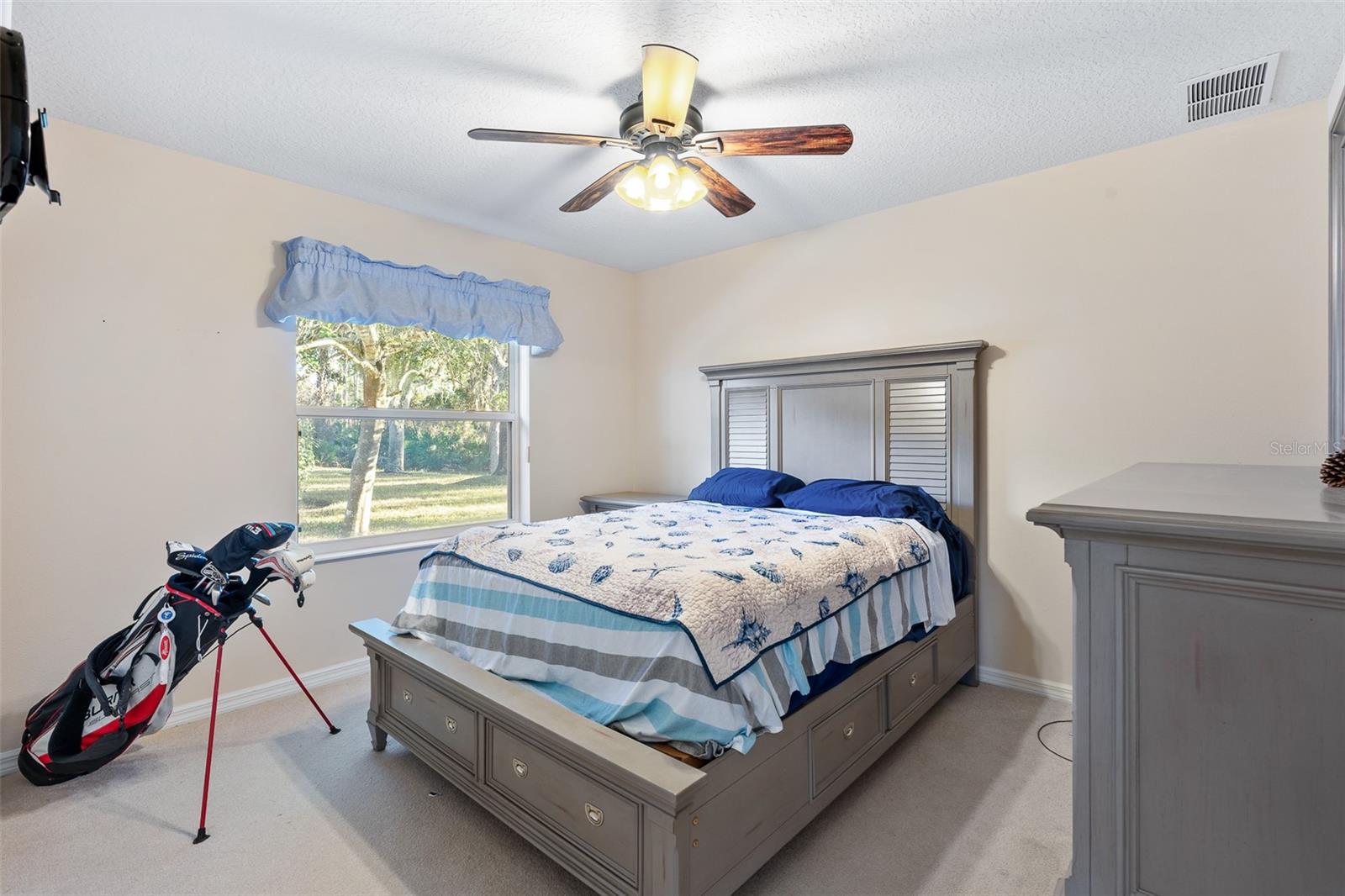 Listing photo id 27 for 6 Ibis Court N