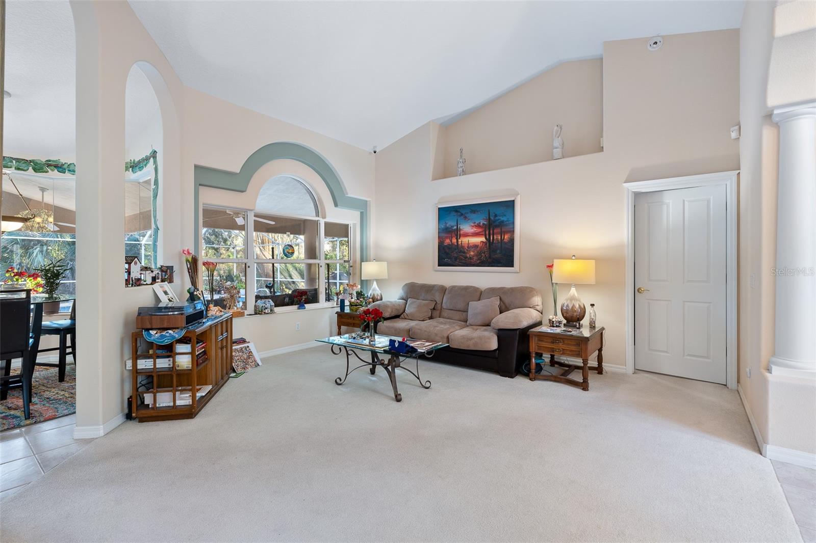 Listing photo id 4 for 6 Ibis Court N