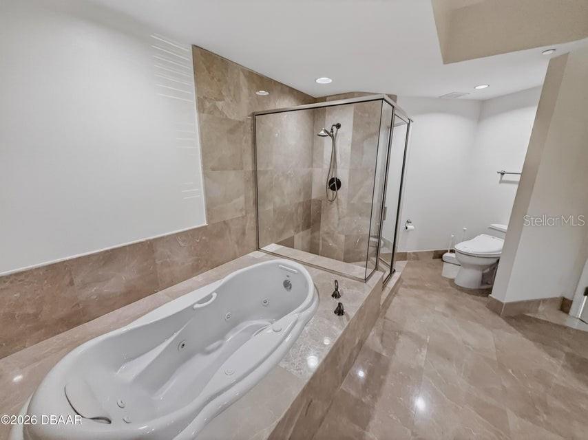 Image 23 of 79 For 241 Riverside Drive 510