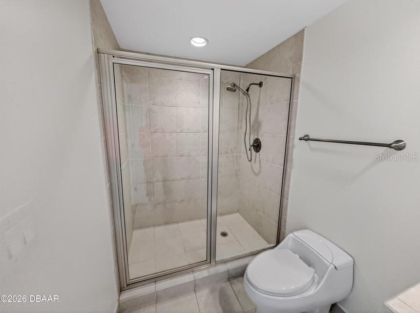 Image 31 of 79 For 241 Riverside Drive 510